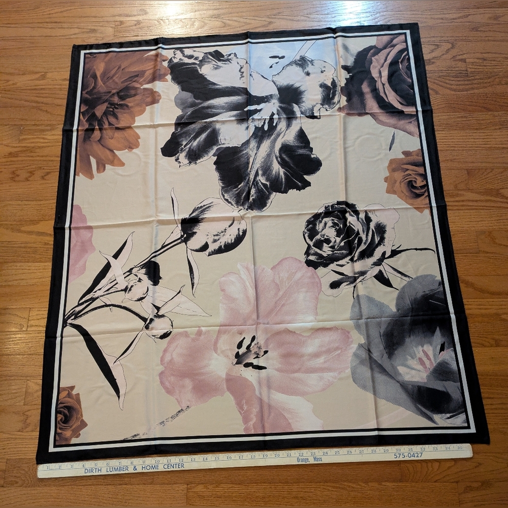 NWT! Vince Camuto Black Cream Rose Scarf 100% Polyester - Picture 3 of 9